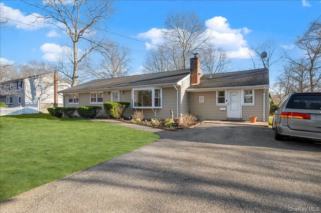 112 King Street Bay Shore NY 11706