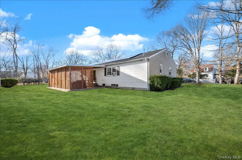 112 King Street Bay Shore NY 11706