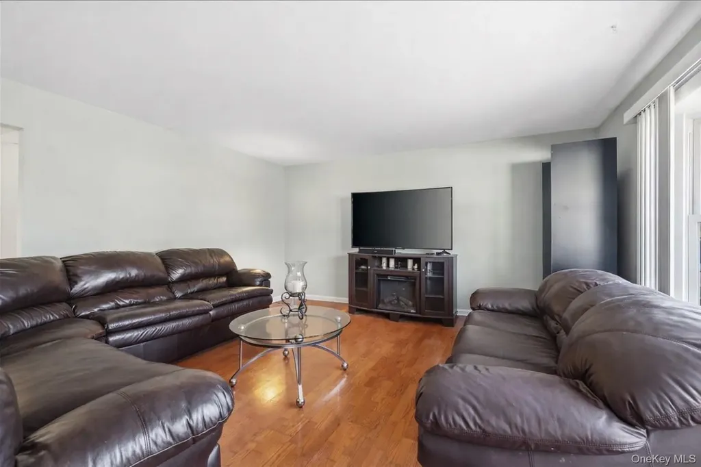112 King Street Bay Shore NY 11706
