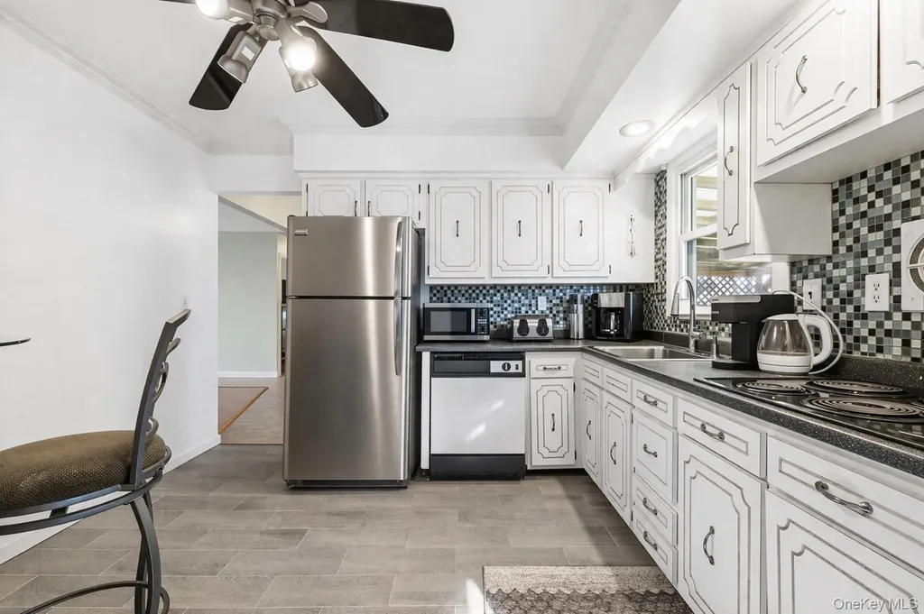 112 King Street Bay Shore NY 11706