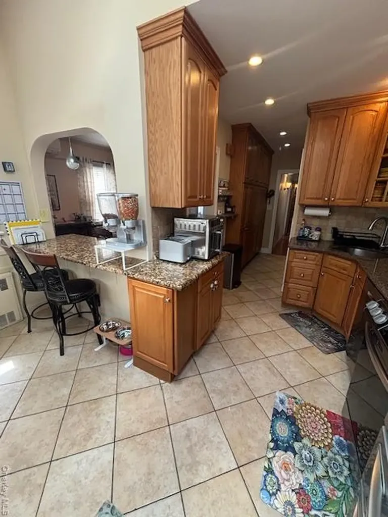 456 Macatee Place Mineola NY 11501