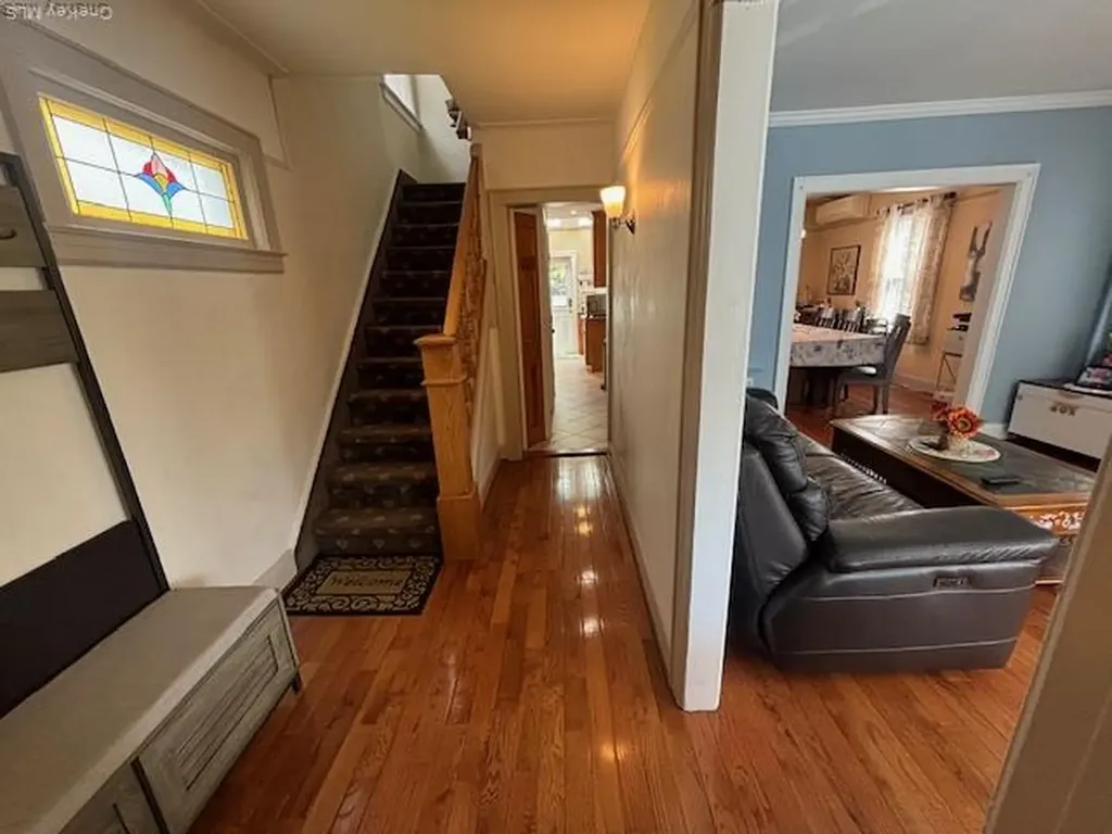 456 Macatee Place Mineola NY 11501