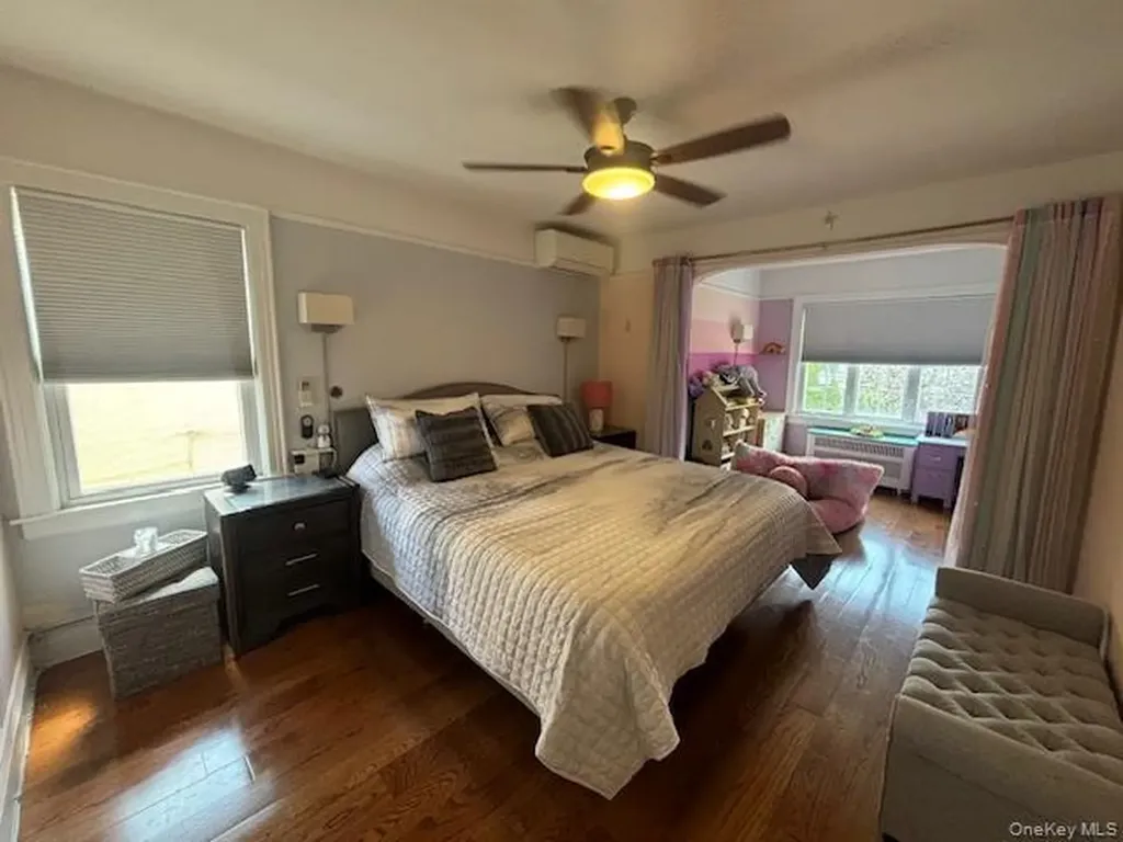 456 Macatee Place Mineola NY 11501