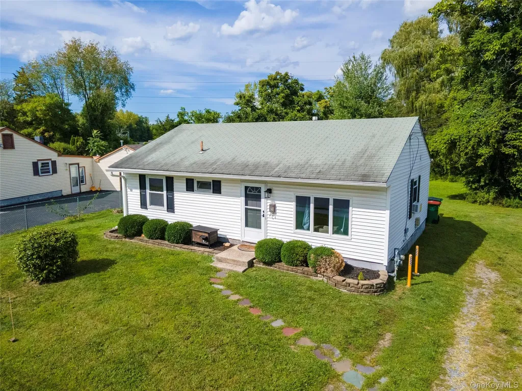 52 Van Wyck Drive Poughkeepsie NY 12601