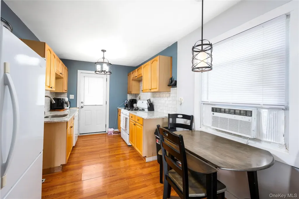52 Van Wyck Drive Poughkeepsie NY 12601