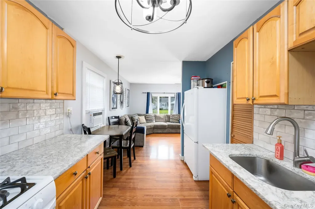 52 Van Wyck Drive Poughkeepsie NY 12601
