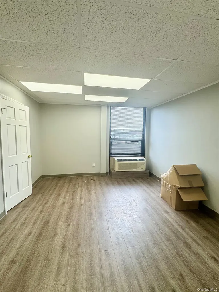 1040 Hempstead Franklin Square NY 11010
