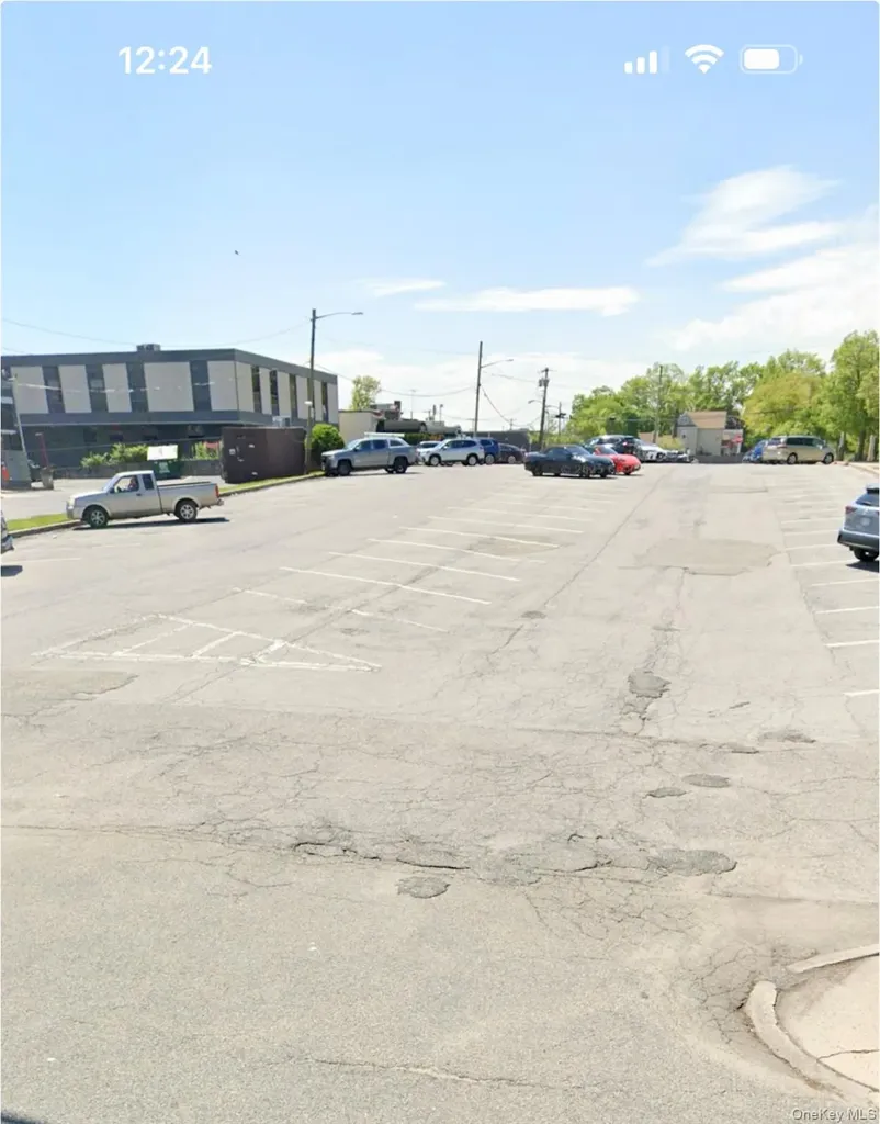 1040 Hempstead Franklin Square NY 11010