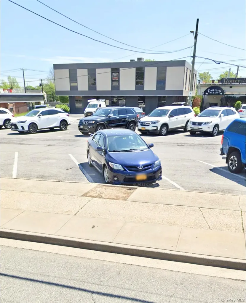 1040 Hempstead Franklin Square NY 11010