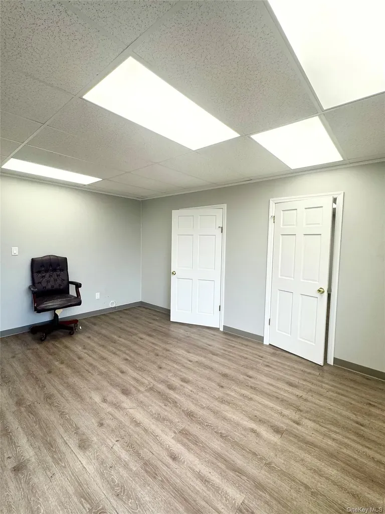 1040 Hempstead Franklin Square NY 11010