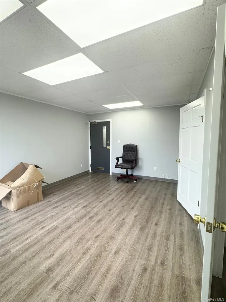 1040 Hempstead Franklin Square NY 11010
