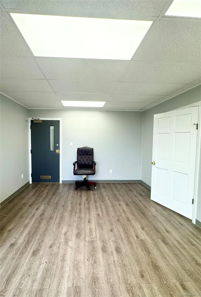 1040 Hempstead Franklin Square NY 11010