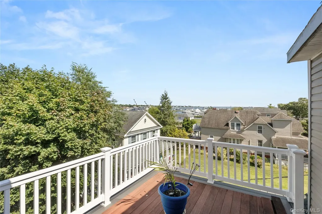 91 Ocean Avenue Bay Shore NY 11706