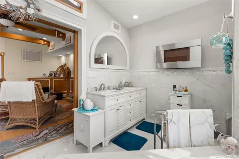 91 Ocean Avenue Bay Shore NY 11706