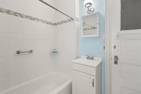 91 Ocean Avenue Bay Shore NY 11706