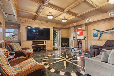 91 Ocean Avenue Bay Shore NY 11706