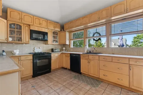 91 Ocean Avenue Bay Shore NY 11706