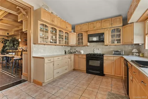 91 Ocean Avenue Bay Shore NY 11706