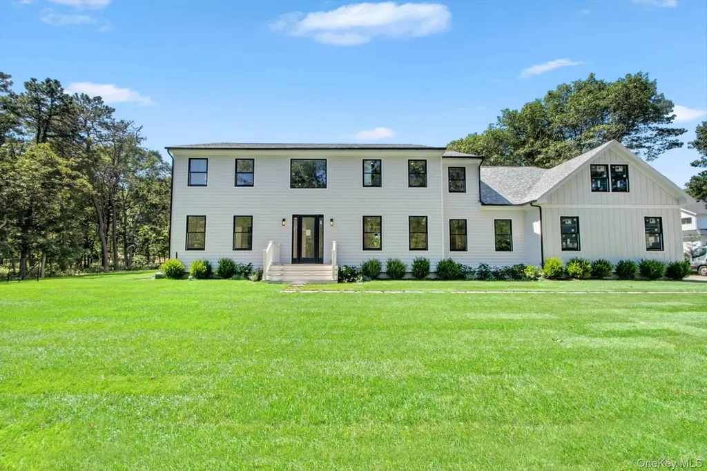 95 N Summit Boulevard Westhampton NY 11977