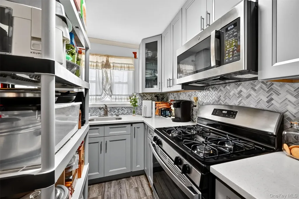 356 N Broadway Yonkers NY 10701