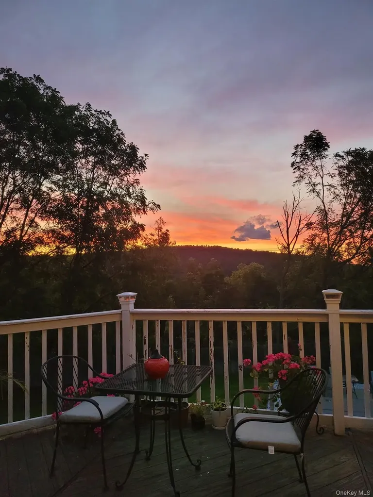 2 Dawn Court Chester NY 10918