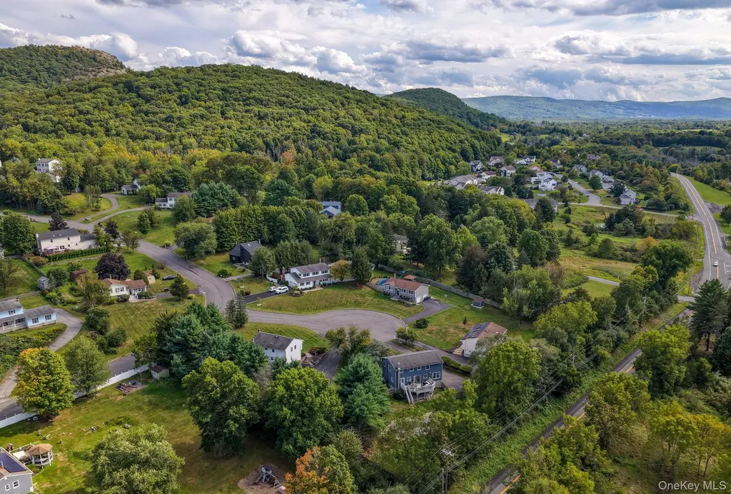 2 Dawn Court Chester NY 10918