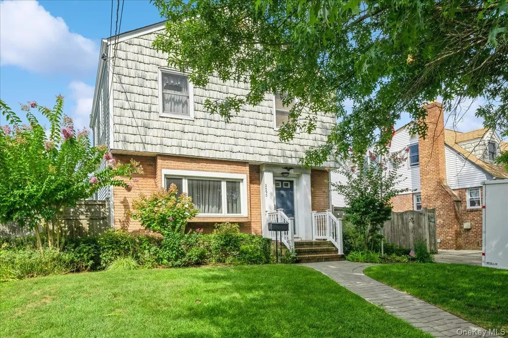 2090 Beech Street Wantagh NY 11793