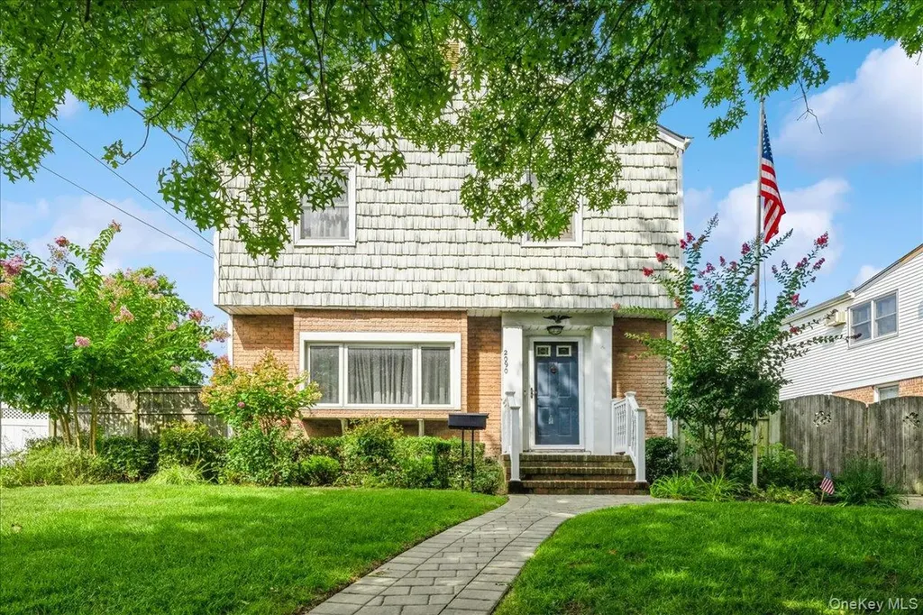 2090 Beech Street Wantagh NY 11793