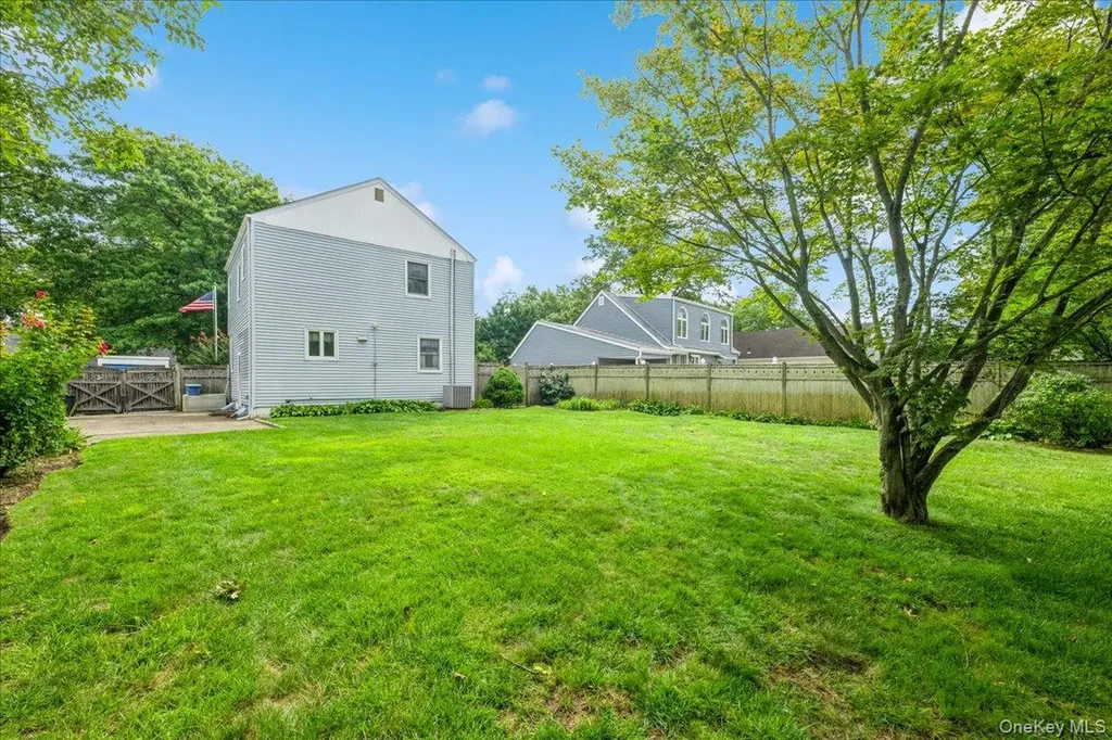 2090 Beech Street Wantagh NY 11793