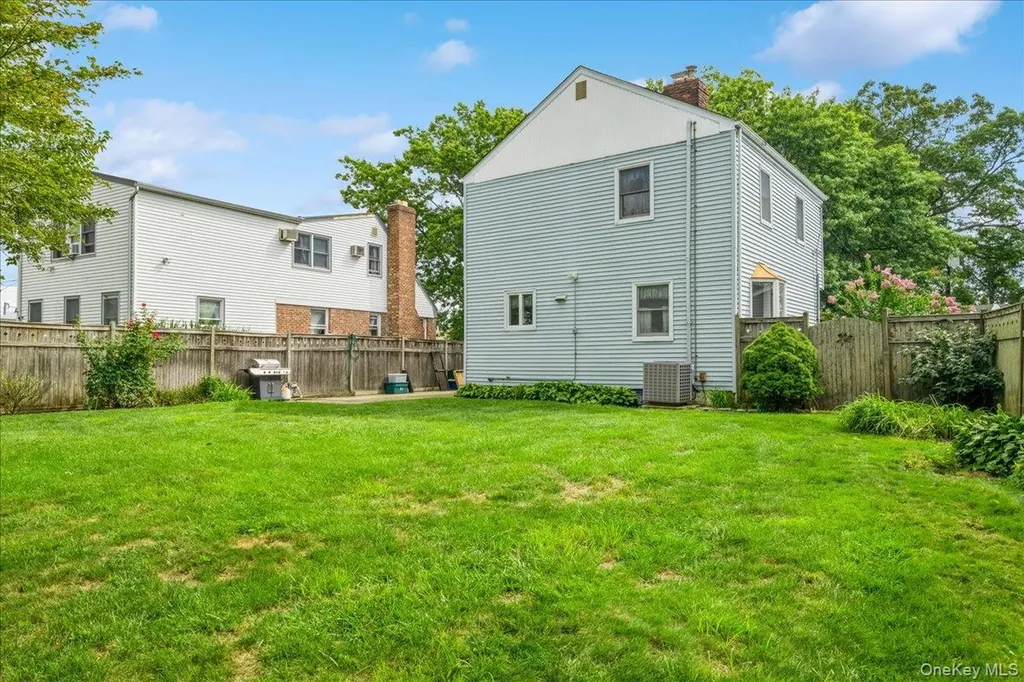 2090 Beech Street Wantagh NY 11793