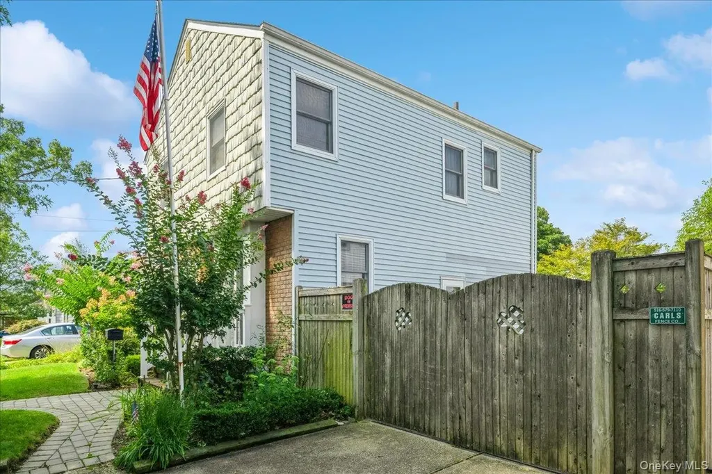 2090 Beech Street Wantagh NY 11793