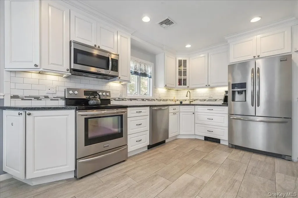 2090 Beech Street Wantagh NY 11793