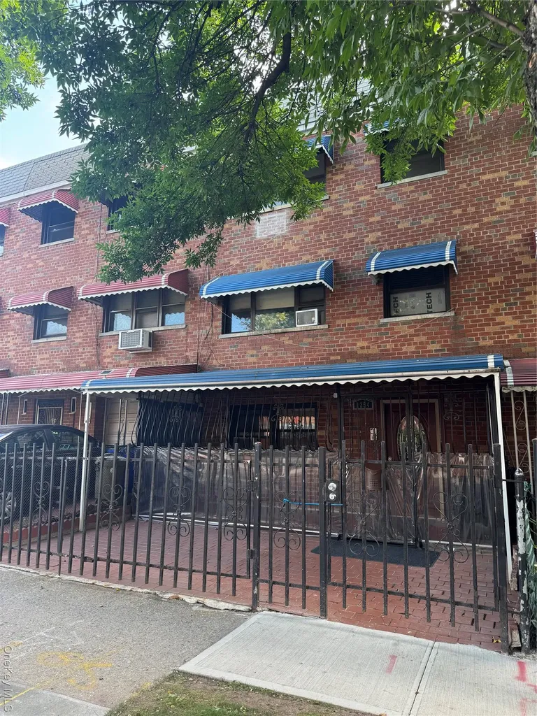 1254 Rosedale Avenue Bronx NY 10472