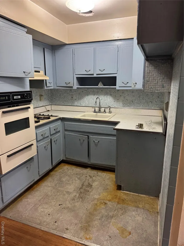 1254 Rosedale Avenue Bronx NY 10472