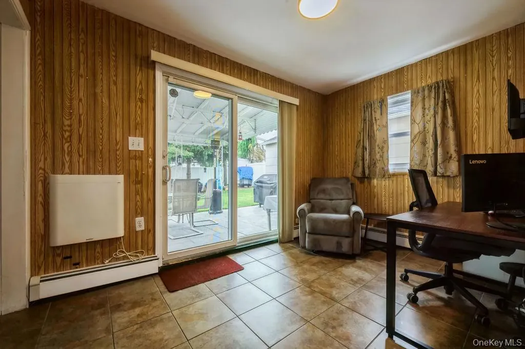 44 Rock Lane Levittown NY 11756