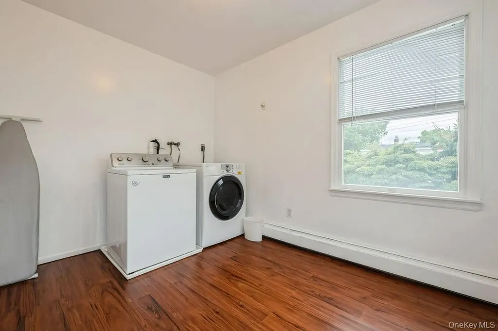 44 Rock Lane Levittown NY 11756