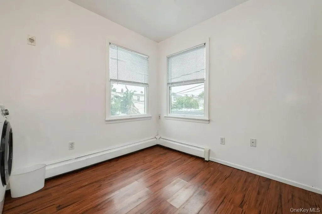 44 Rock Lane Levittown NY 11756