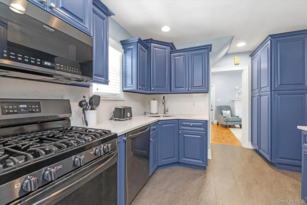59 Manor Road Lynbrook NY 11563