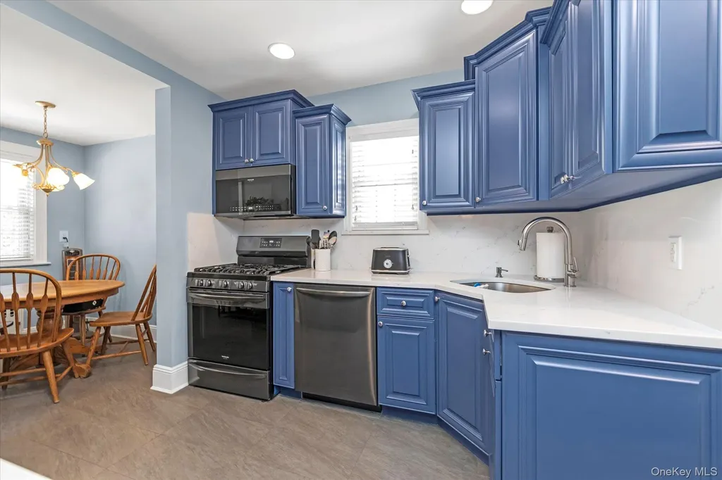 59 Manor Road Lynbrook NY 11563