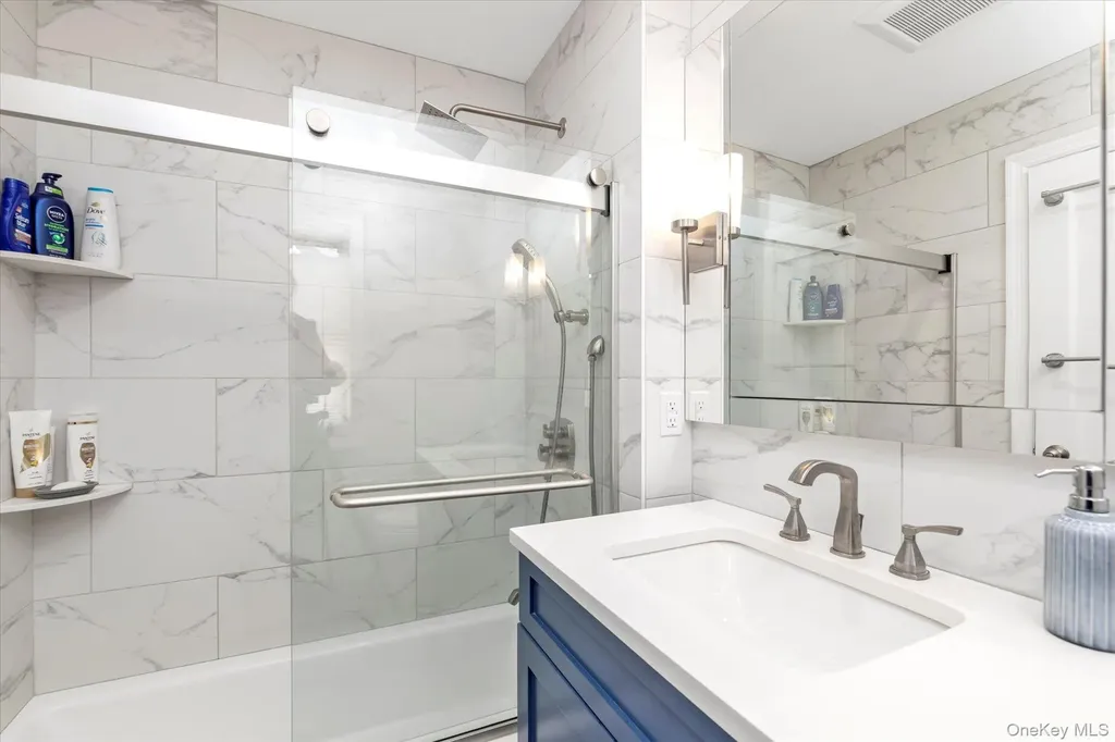 59 Manor Road Lynbrook NY 11563