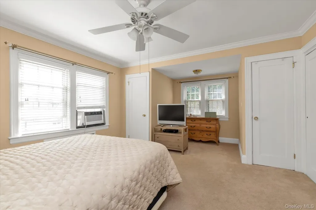 59 Manor Road Lynbrook NY 11563