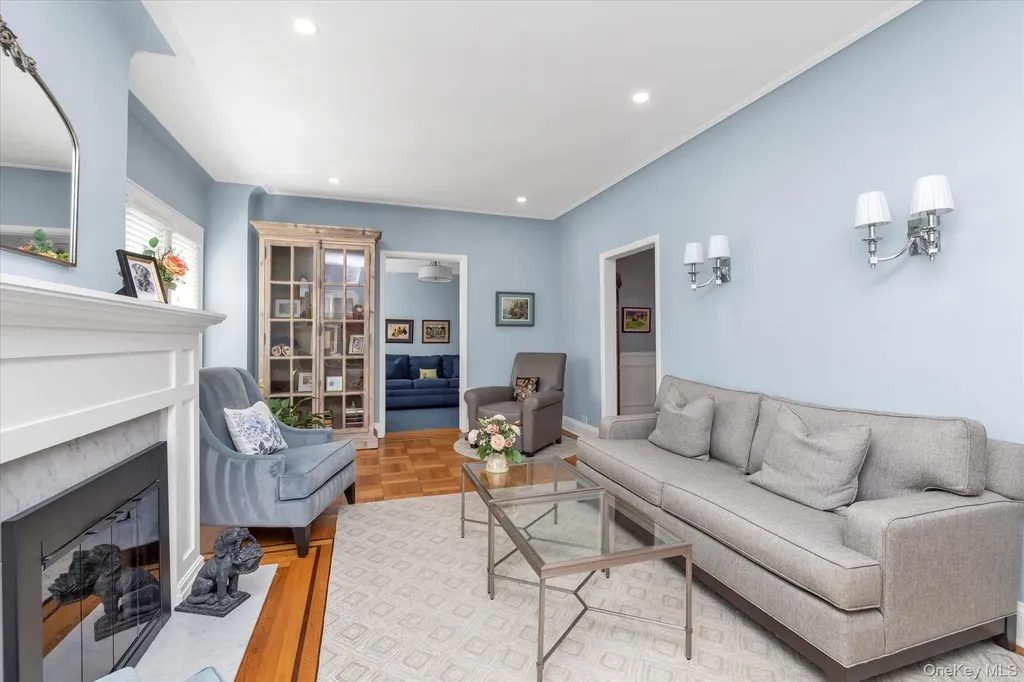 59 Manor Road Lynbrook NY 11563