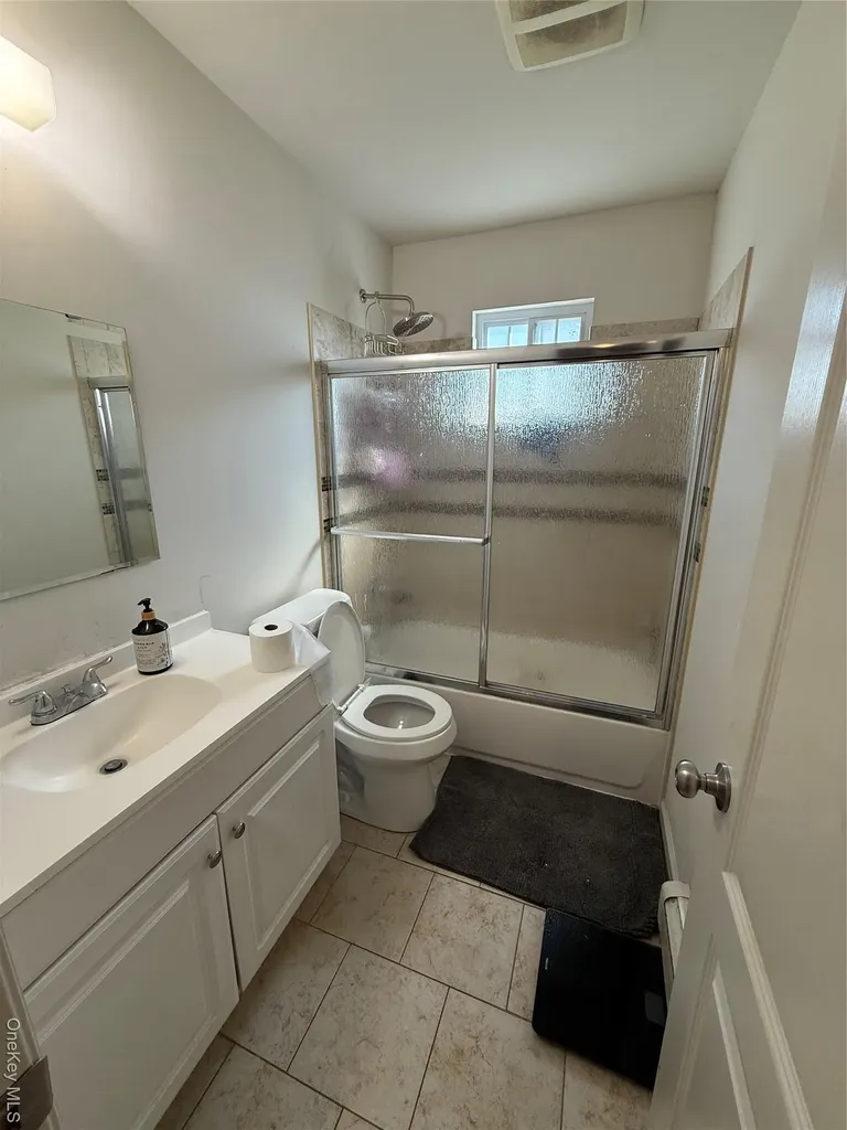 5 Evans Place Bay Shore NY 11706