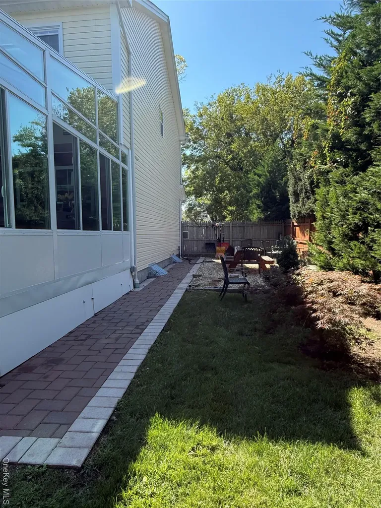 5 Evans Place Bay Shore NY 11706