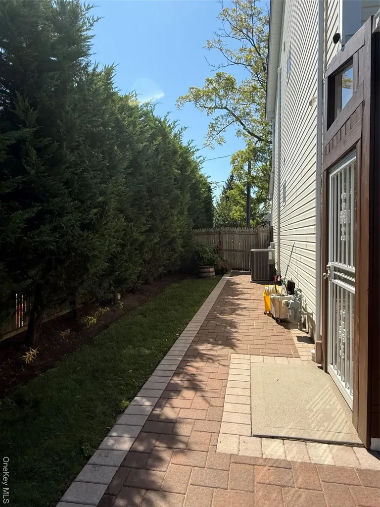 5 Evans Place Bay Shore NY 11706