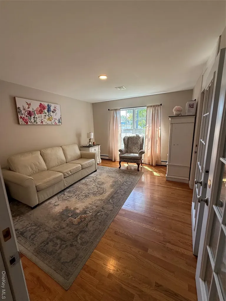 5 Evans Place Bay Shore NY 11706