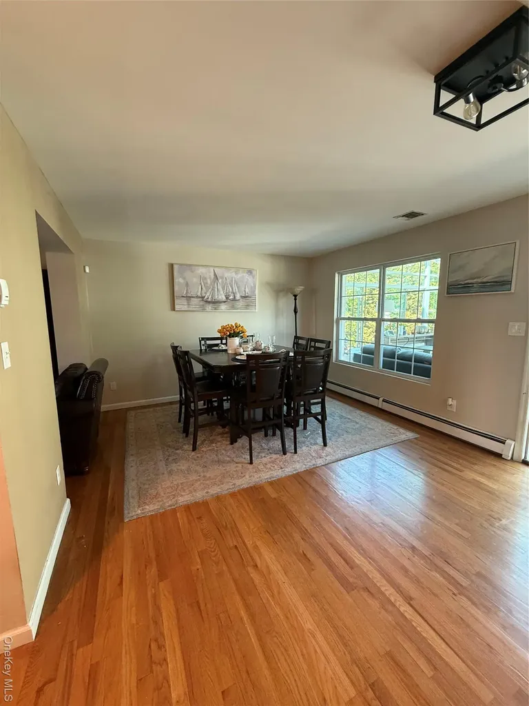 5 Evans Place Bay Shore NY 11706