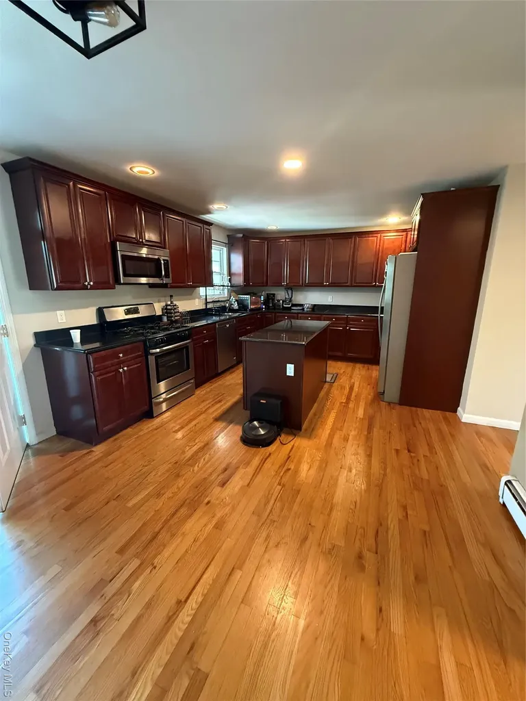 5 Evans Place Bay Shore NY 11706
