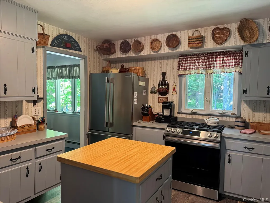 408 County Route 22 Middletown NY 10940