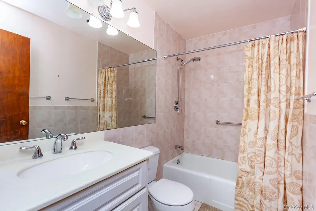 90 Coachlight Square Montrose NY 10548